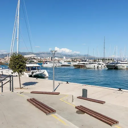 Promenade **** Apartment