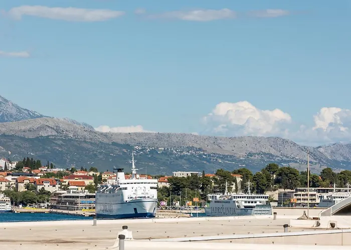 Promenade **** * Split